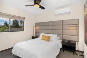 Stylish Central Escape Midtown Studio by Downtown